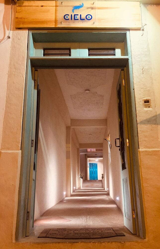 Hostal Cielo Hotel