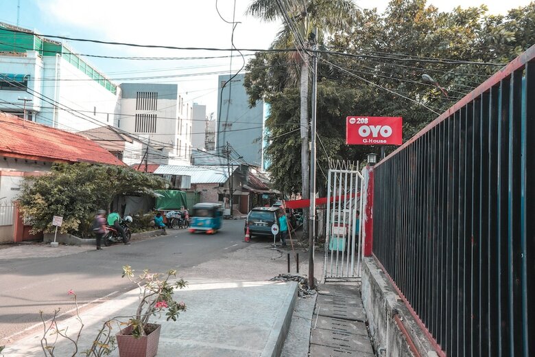 Hotel Oyo 208 G House