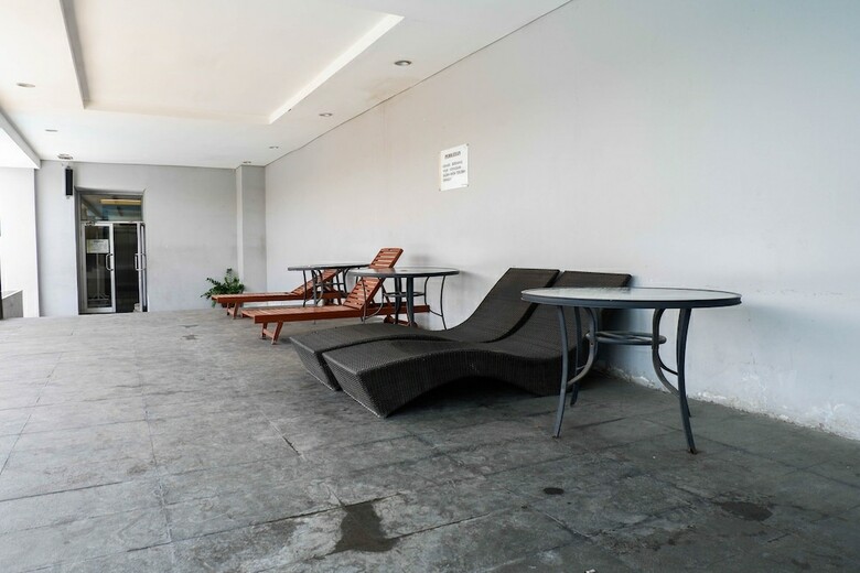 Homey Studio Puri Mas Apartment
