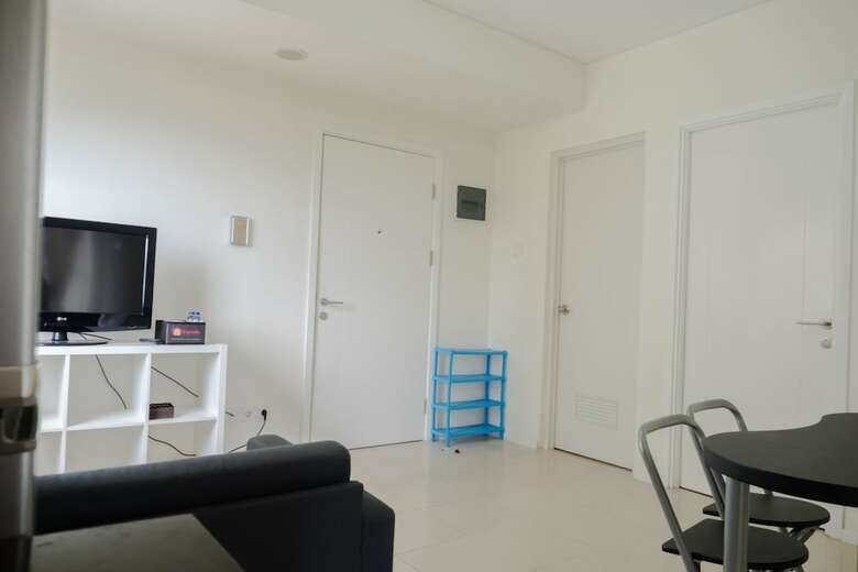 Comfortable 2br Apartment At Parahyangan Residence