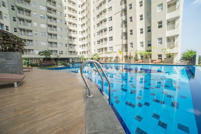 Comfortable 2br Apartment At Parahyangan Residence