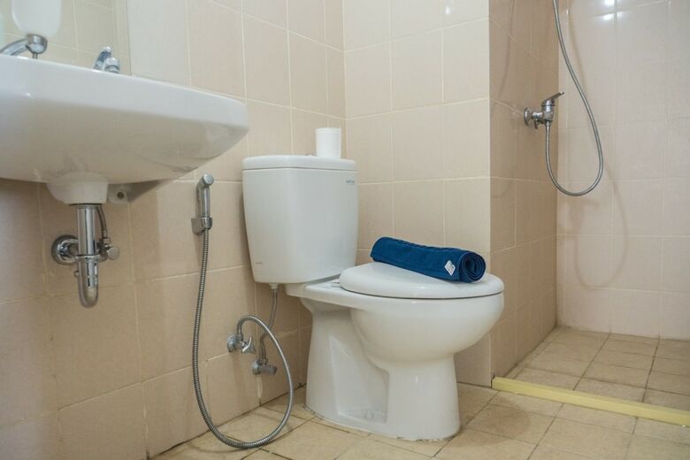 Comfortable 2br Apartment At Parahyangan Residence