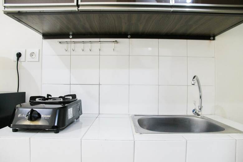 Pool View Studio Apartment @ Springlake Summarecon