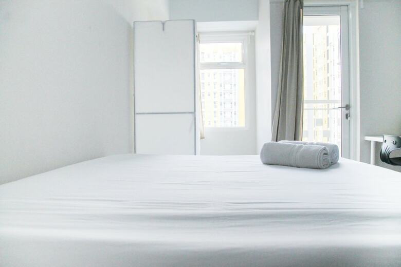 Pool View Studio Apartment @ Springlake Summarecon