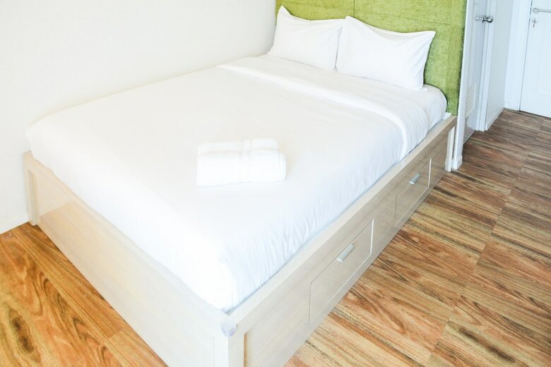 Cozy Studio Green Lake Sunter Apartment With City View