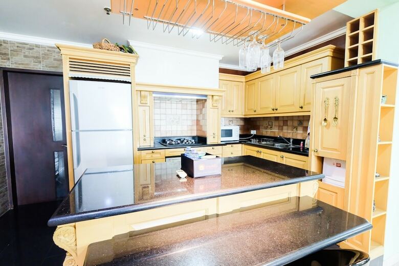 Classy 2br With Sofa Bed Park Royale Apartment