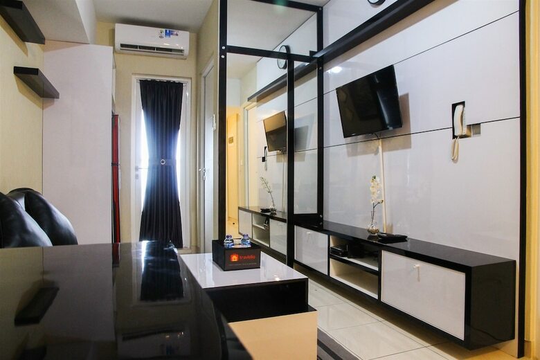 Deluxe And Modern 2br The Springlake Summarecon Apartment