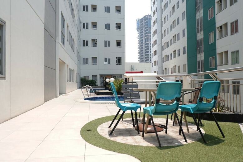 Comfy Studio Apartment At Pavilion Permata With City View