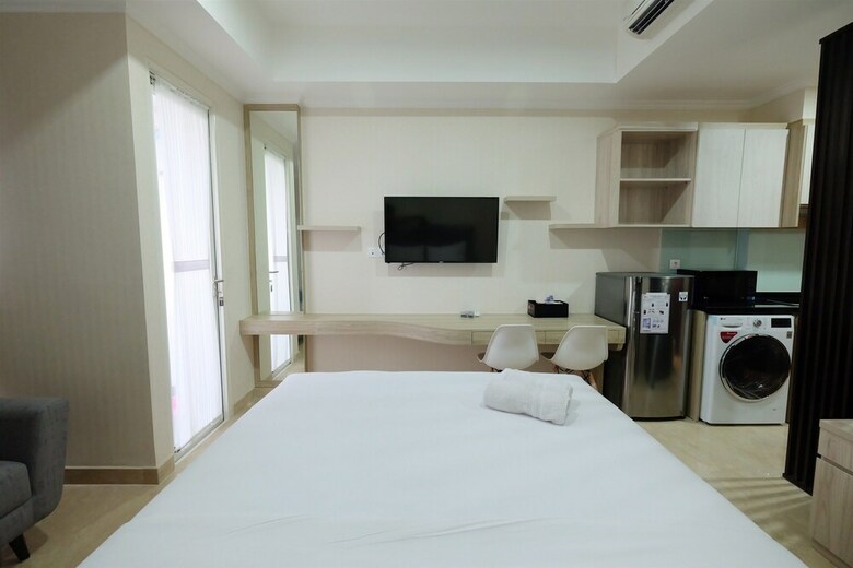 Homey Studio Menteng Park Apartment
