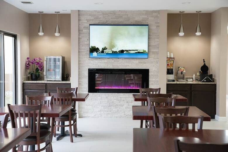 Hotel Courtyard Inn And Suites