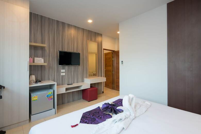 Hotel Baan Thai Beach Side Residence