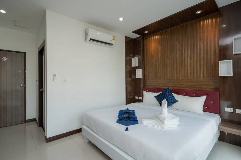 Hotel Baan Thai Beach Side Residence