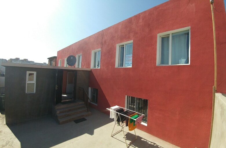 Hostal Town Yard Guesthouse And Tour