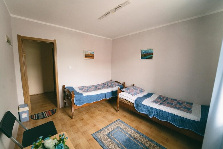 Hostal Town Yard Guesthouse And Tour