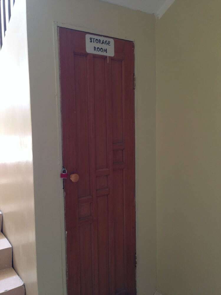 Hostal Town Yard Guesthouse And Tour