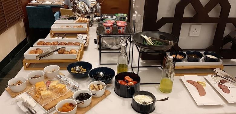Hotel Three Points Al Salama