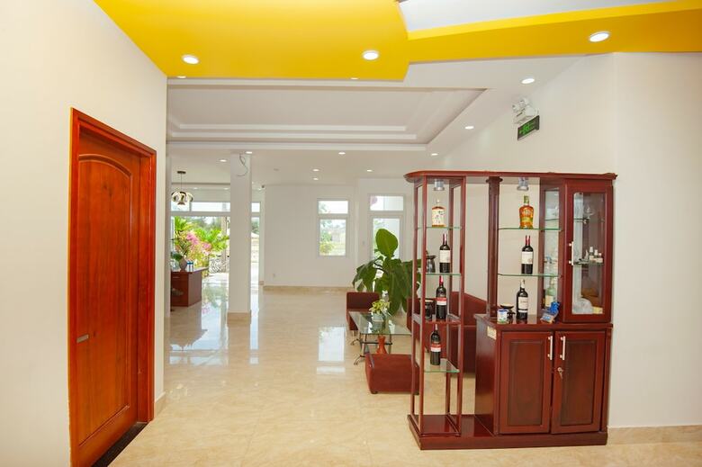 Hotel Yellow Daisy Pool Villas