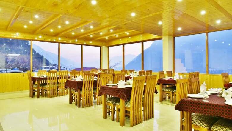Hotel Whistling Pines Resorts And Spa