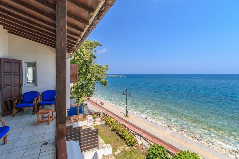 Apartamentos Agios Ioannis Luxurious Beachfront Apt