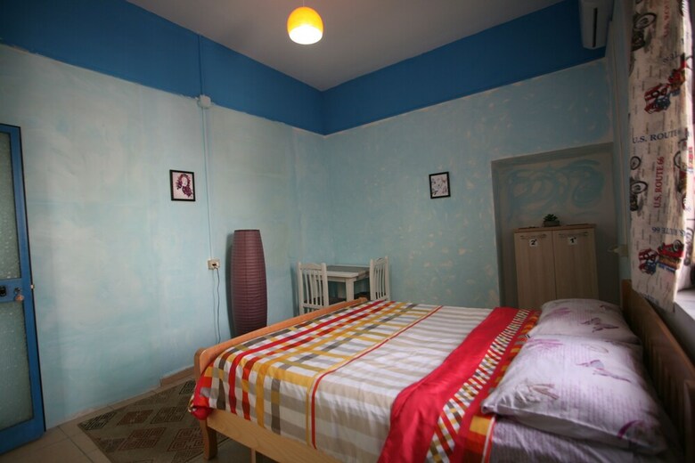 Hostal Bulldog Hostel & Club