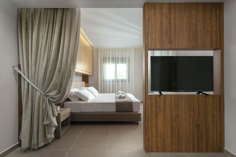 Lardos Luxury Apartments