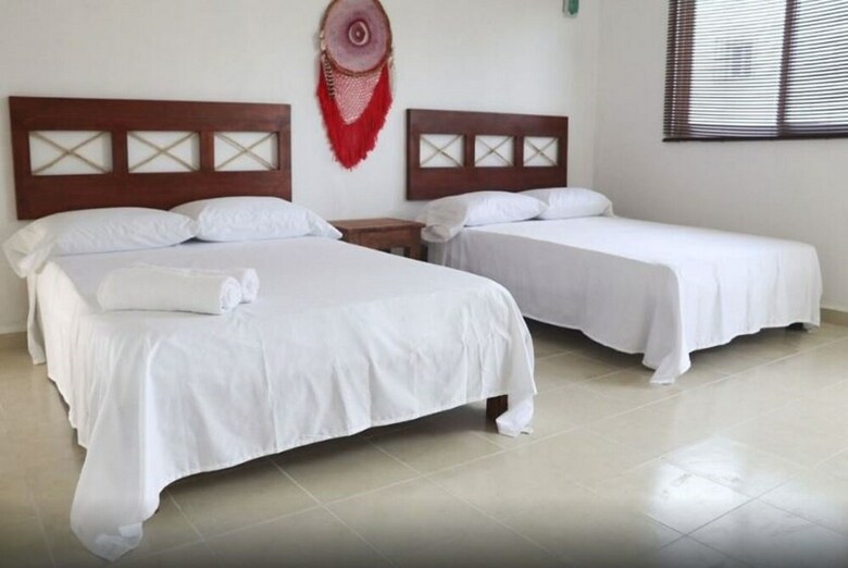 Hotel Flamingos Hostel
