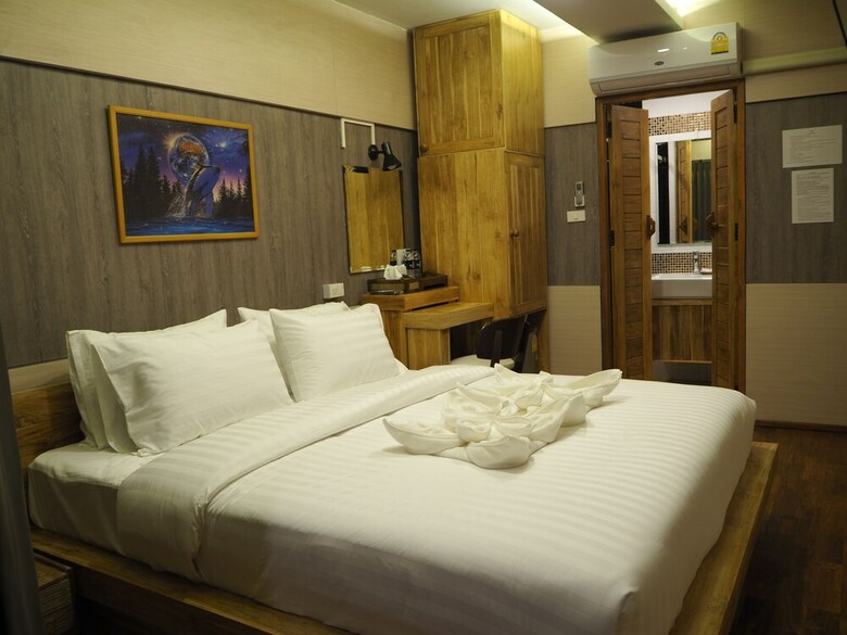 Sleep Walker Hotel Nawarat Bridge