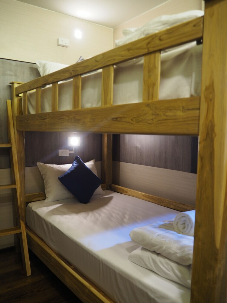 Sleep Walker Hotel Nawarat Bridge