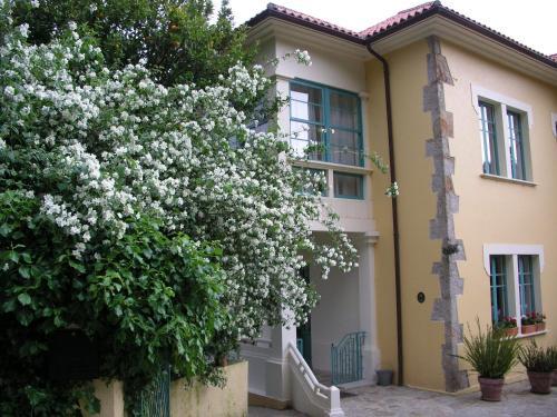 Hostal Alvarella
