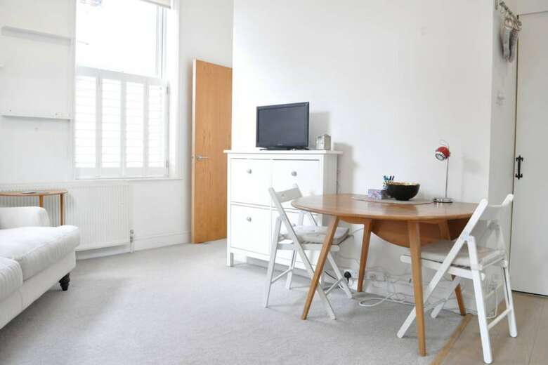 2 Bedroom Apartment With Terrace In Clapham
