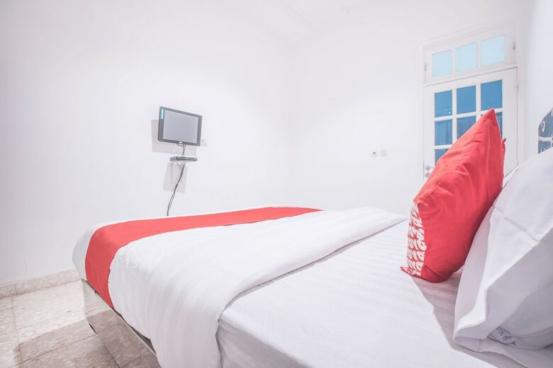 Hostal Oyo 332 Residence G17