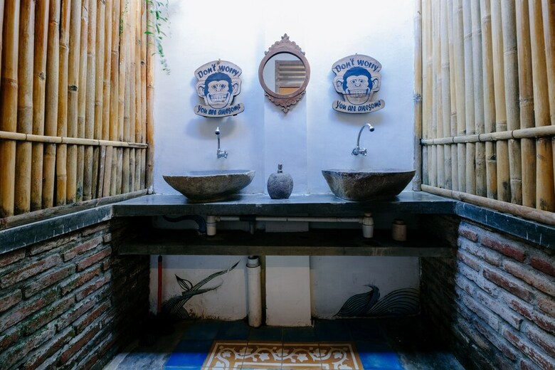 Hostal Good Karma Yogyakarta - Hostel