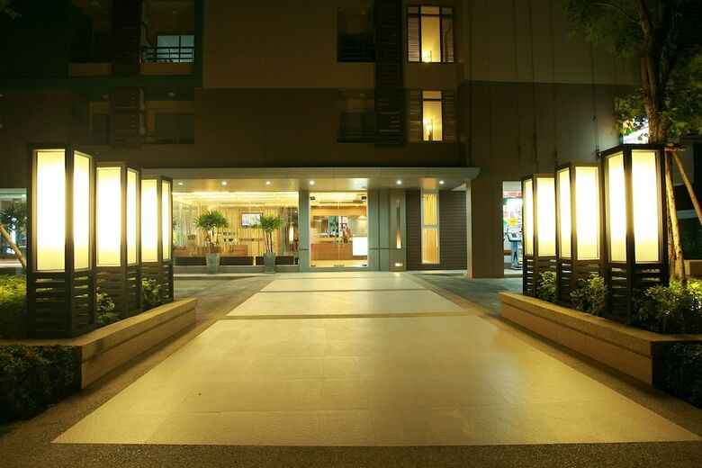 Krongthong Mansion & Hotel