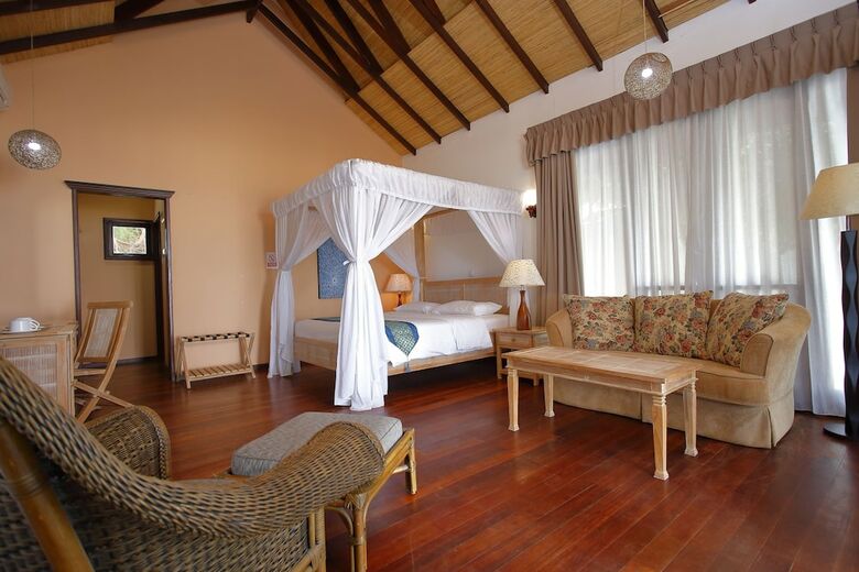 Hotel Sutera @ Mantanani Island Resort & Spa