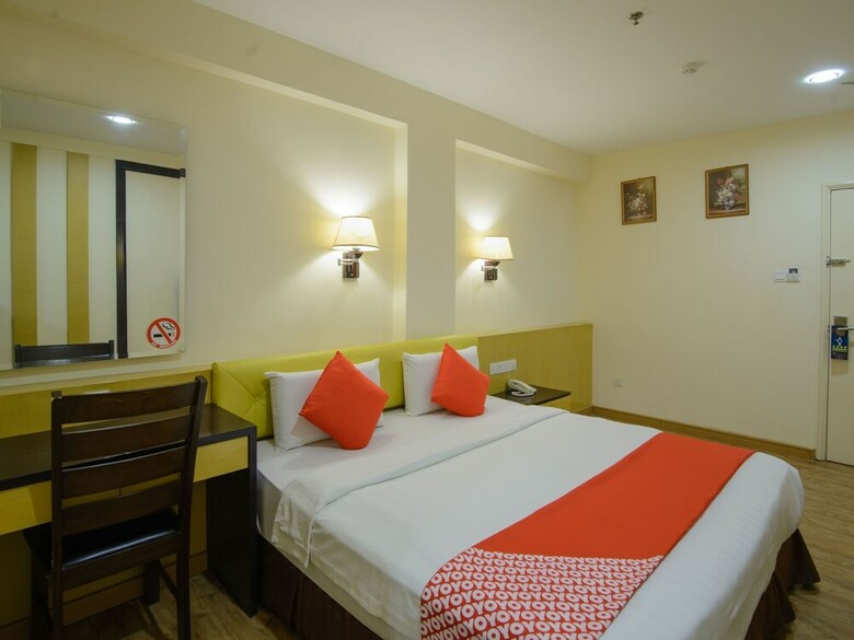 Oyo 371 Grand Eastern Hotel