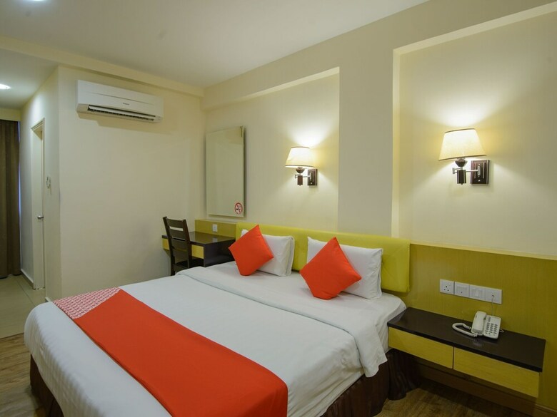 Oyo 371 Grand Eastern Hotel