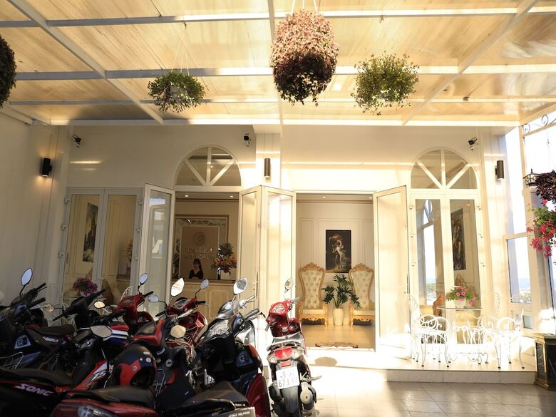 Tea Leaf Hotel 2