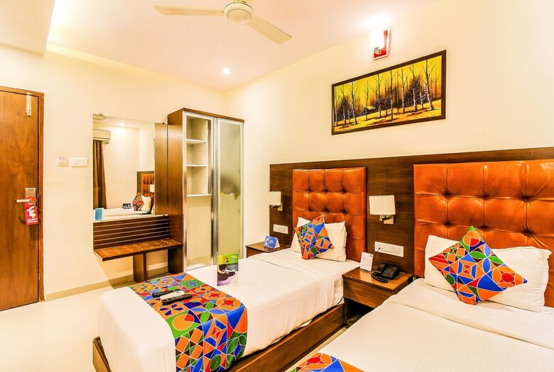 Fabhotel Empire Suites