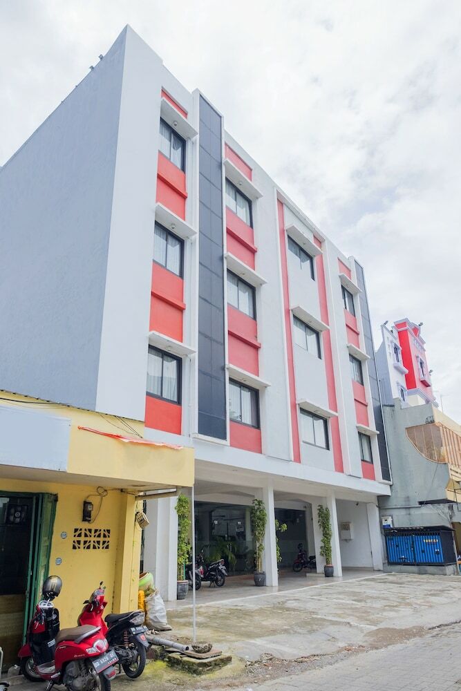 Hostal Oyo 317 New Legend Hotel