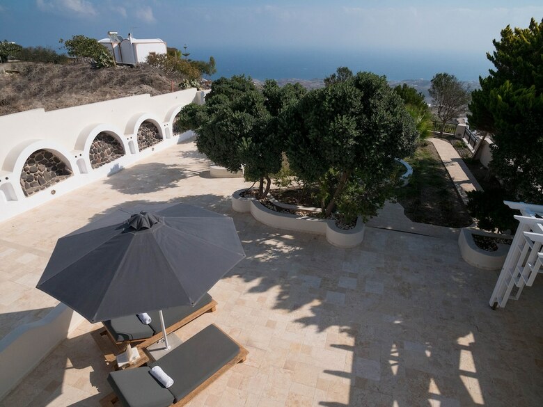 Grand Villa Santorini