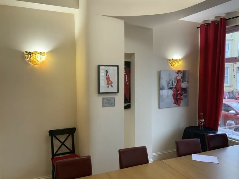 Scarlets Hotel