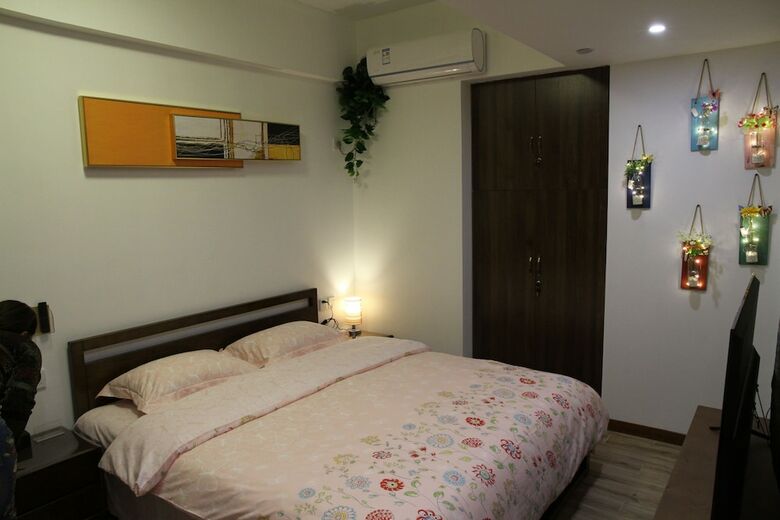 Nanjing Weibao Home Apartment
