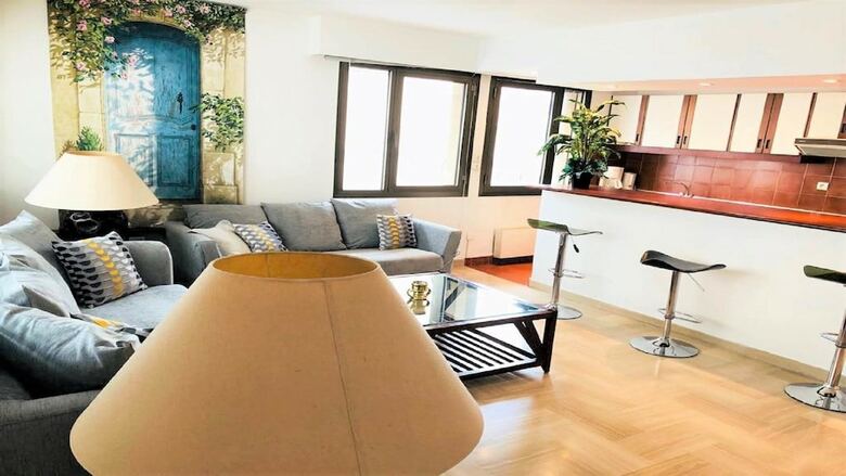 Gray D'albion Apartment