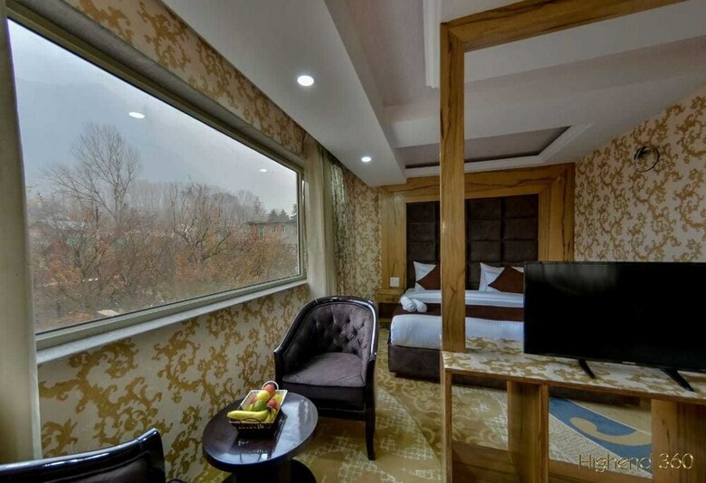 Hotel The Montreal Srinagar
