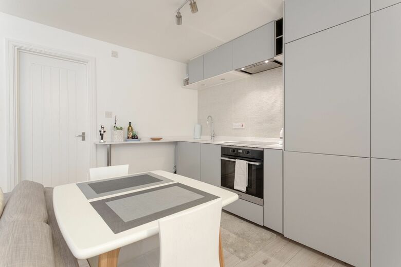 Modern 1 Bedroom Apartment In Notting Hill