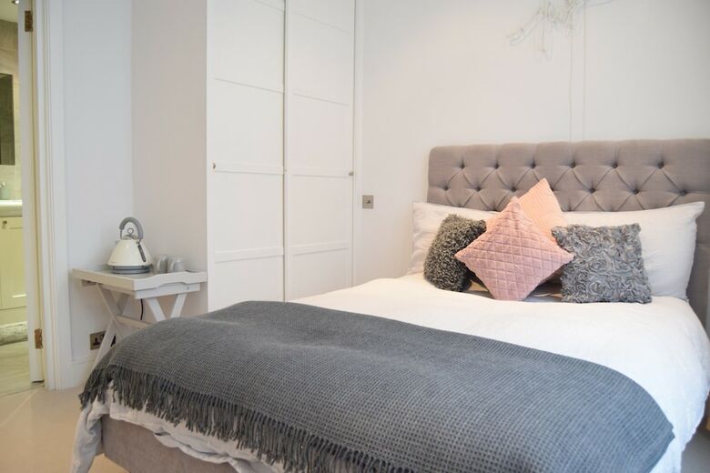 Kensington 2 Bedroom Property