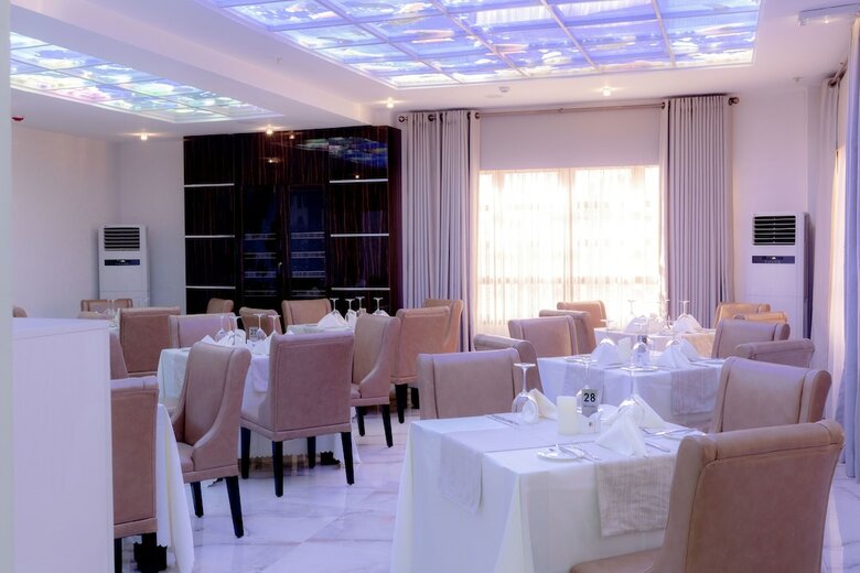The Wells Carlton Hotel And Apartments