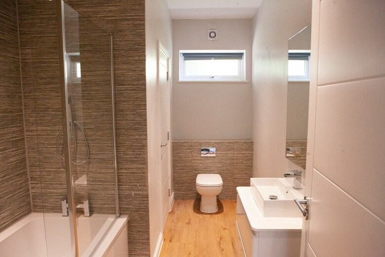 5 Bedroom House Near Clifton