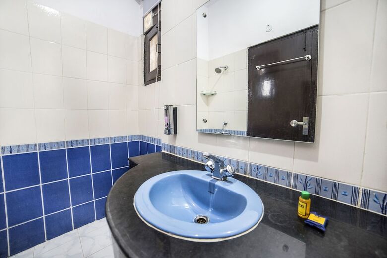 Fabhotel Gurgaon 6