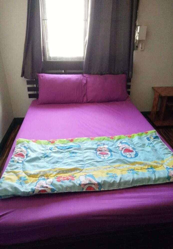 Hotel 7 Century House